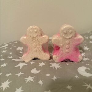 PINK Victoria's Secret Gingerbread Bath Bombs - Pink and White